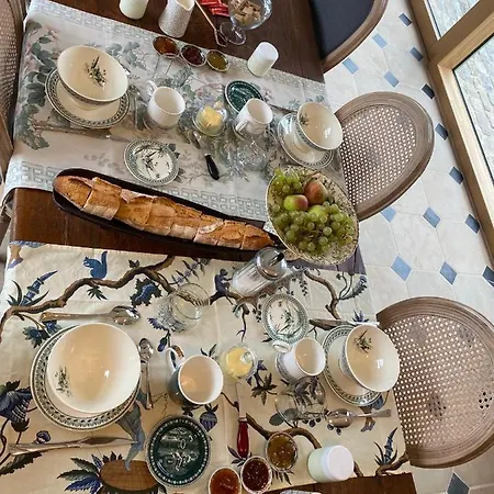 Demeures & Chateaux Le Clos Luly Bed & Breakfast