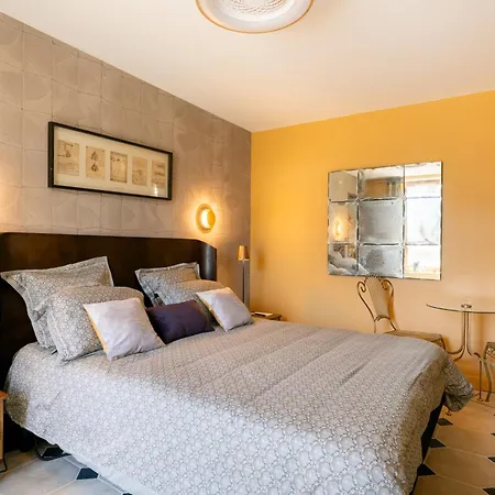 Demeures & Chateaux Le Clos Luly Bed & Breakfast
